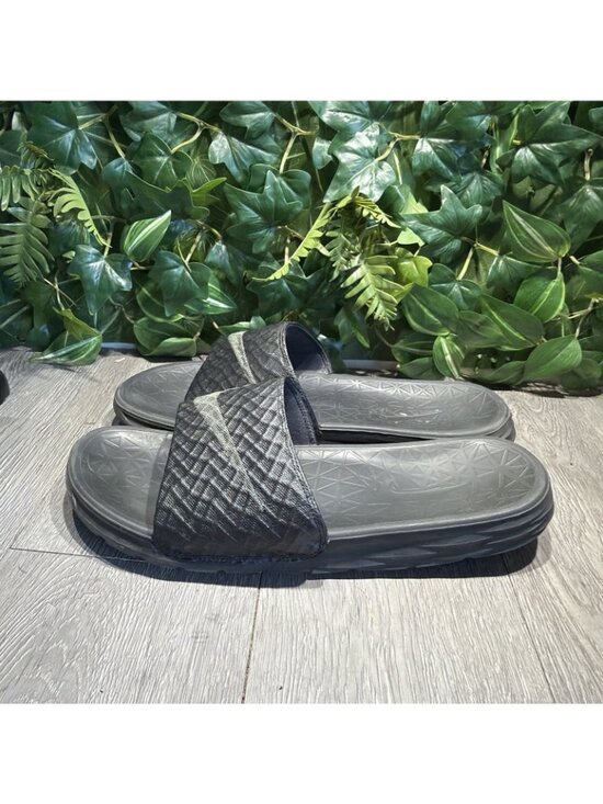 Nike Benassi Solarsoft Sandals Slides Size 13 Black Slippers On 705474-091 main image 9